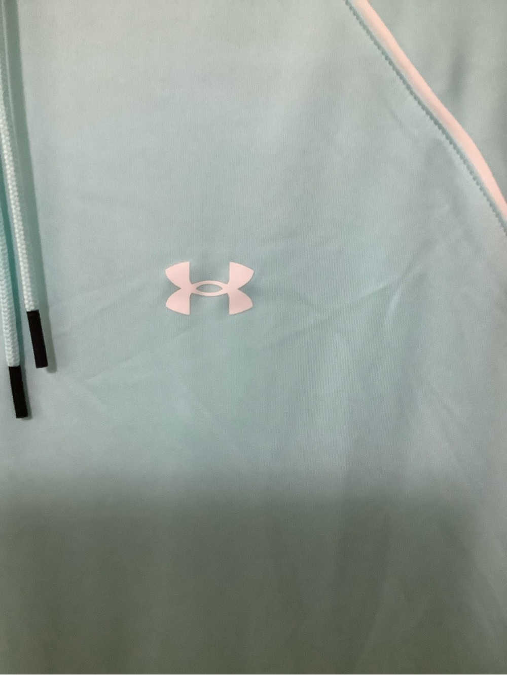 Under Armour Women’s Long-Sleeve Hooded Performance Tee - Picture 5 of 6